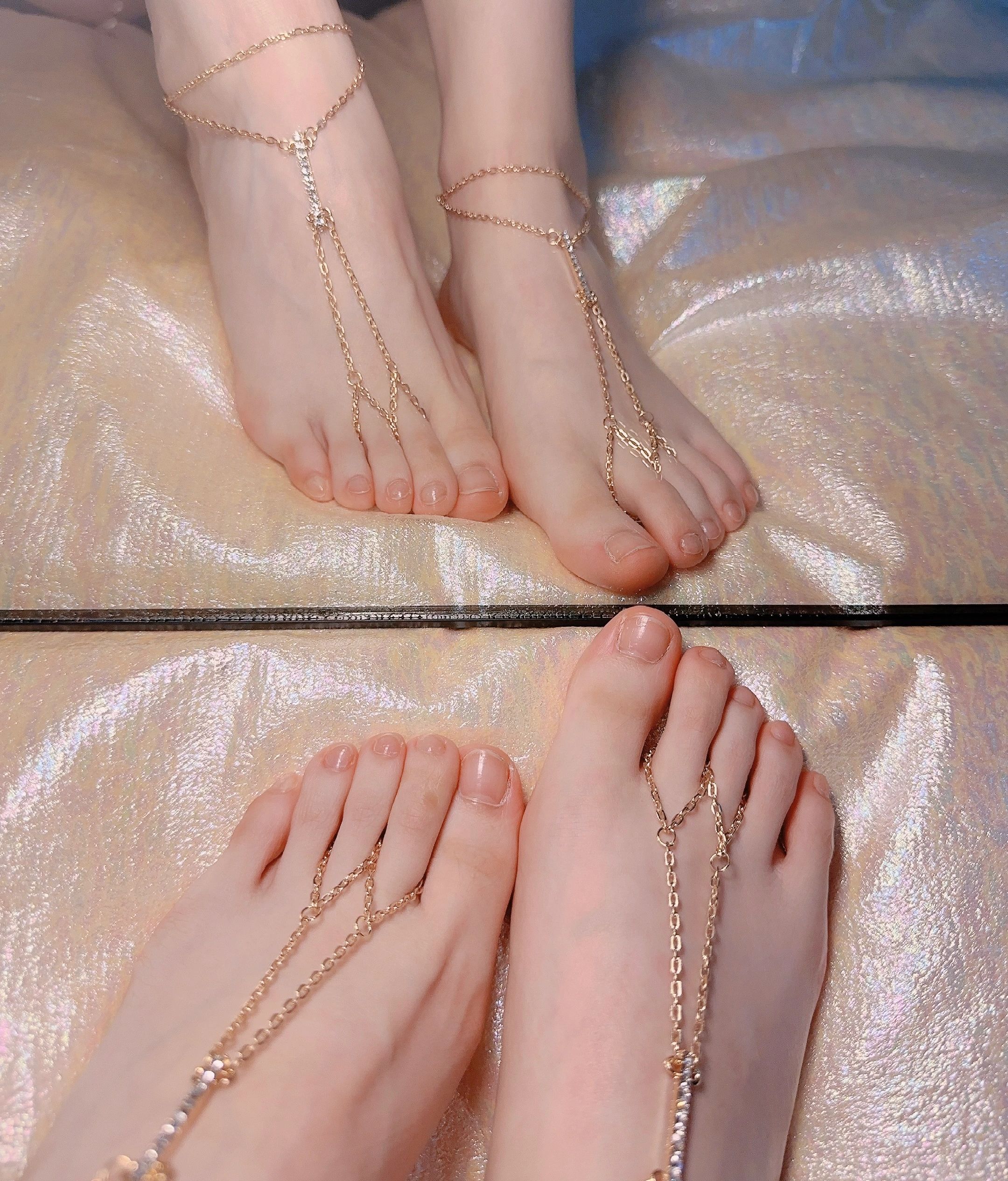 Accesorii populare în 2024, glezne frumoase cu accesorii frumoase