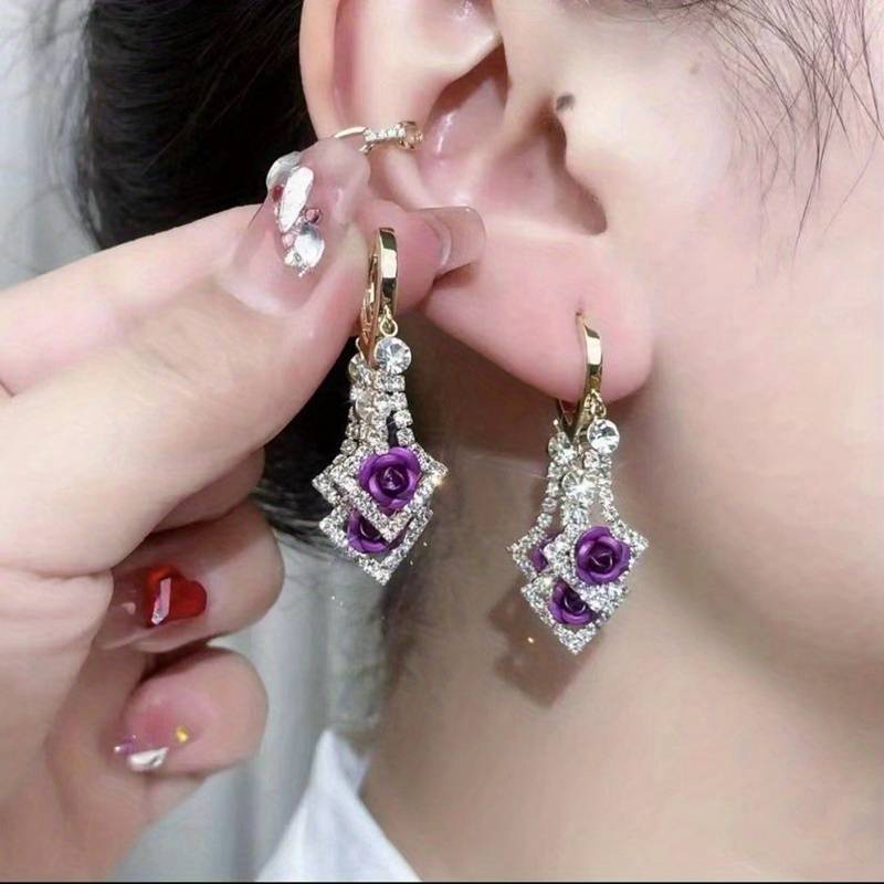 Zircon strălucitor &icirc;n formă de romb, &icirc;ncrustat cu țesătură roșie/violet, decor de trandafiri, cercei suspendați, stil elegant de lux, cadou feminin la modă detalii 6