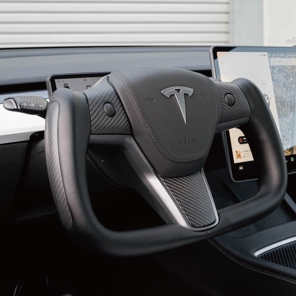 {"default":"Tesla Model 3/Y Yoke Steering Wheel / Matte Carbon Fiber"}