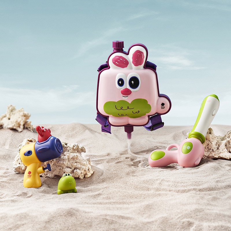 Toy water spray pull-out water gun