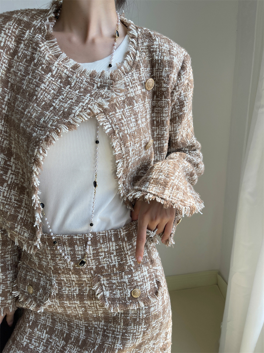 Brown round neck tweed jacktet