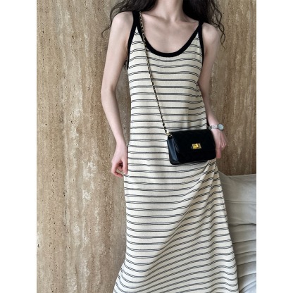 Contrasting Knitted Vest Skirt