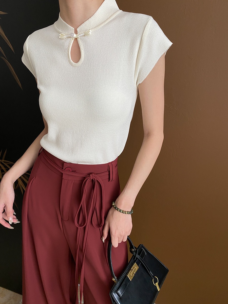 Short sleeve of hollow semi-high neck sweater
