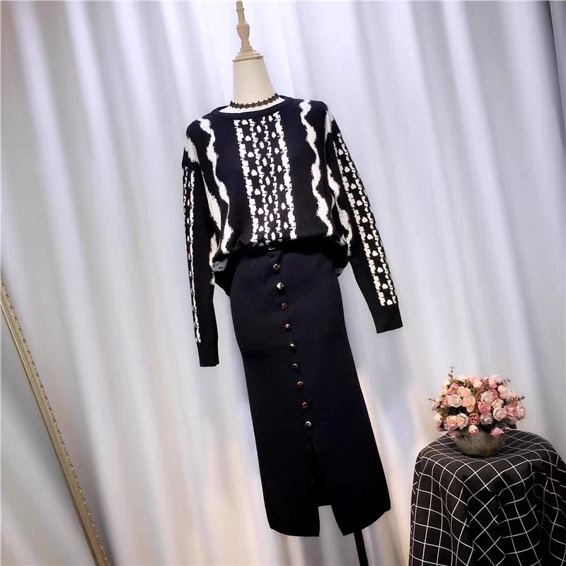 Contrast Stitch Cable Knit Sweater