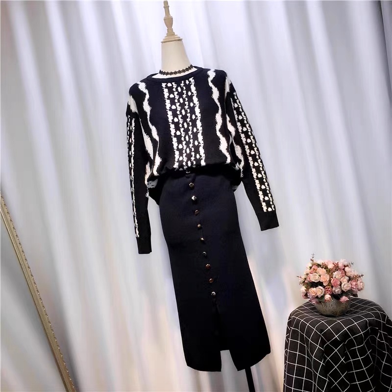 Contrast Stitch Cable Knit Sweater