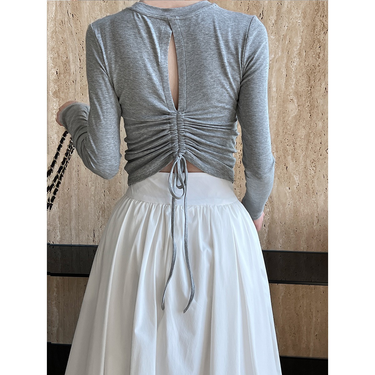 Round neck shoulder T-shirt