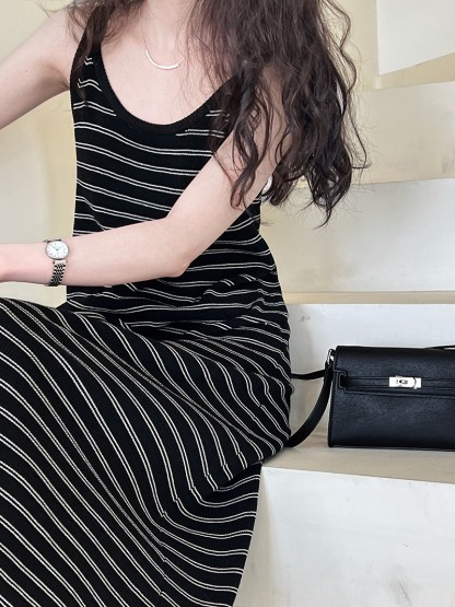 Contrasting Knitted Vest Skirt
