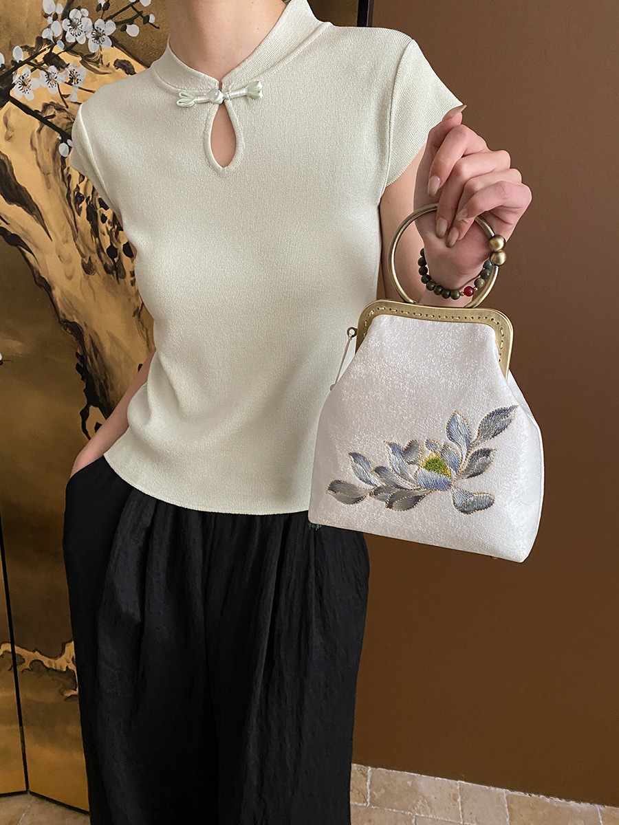 Short sleeve of hollow semi-high neck sweater