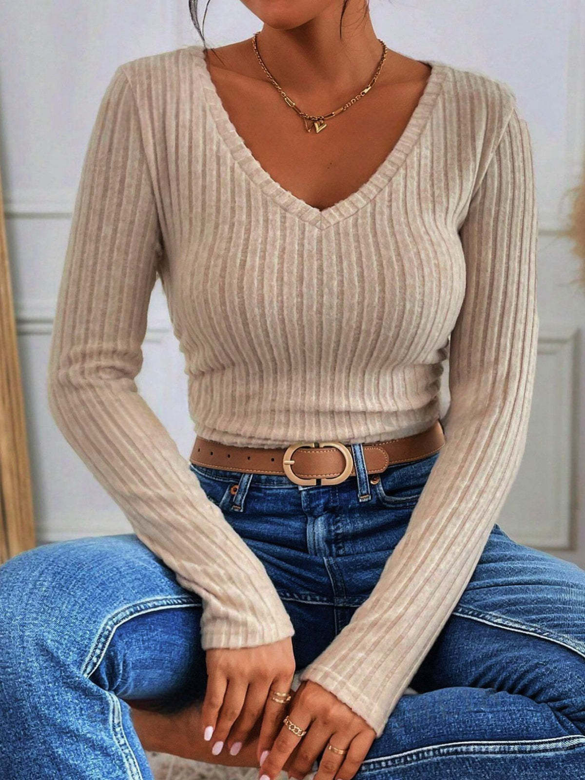 V-Neck Ribbed Skinny Blouse