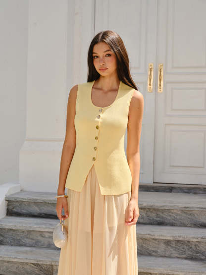 Sleeveless Square-Neck Buttoned Top With Split Hem