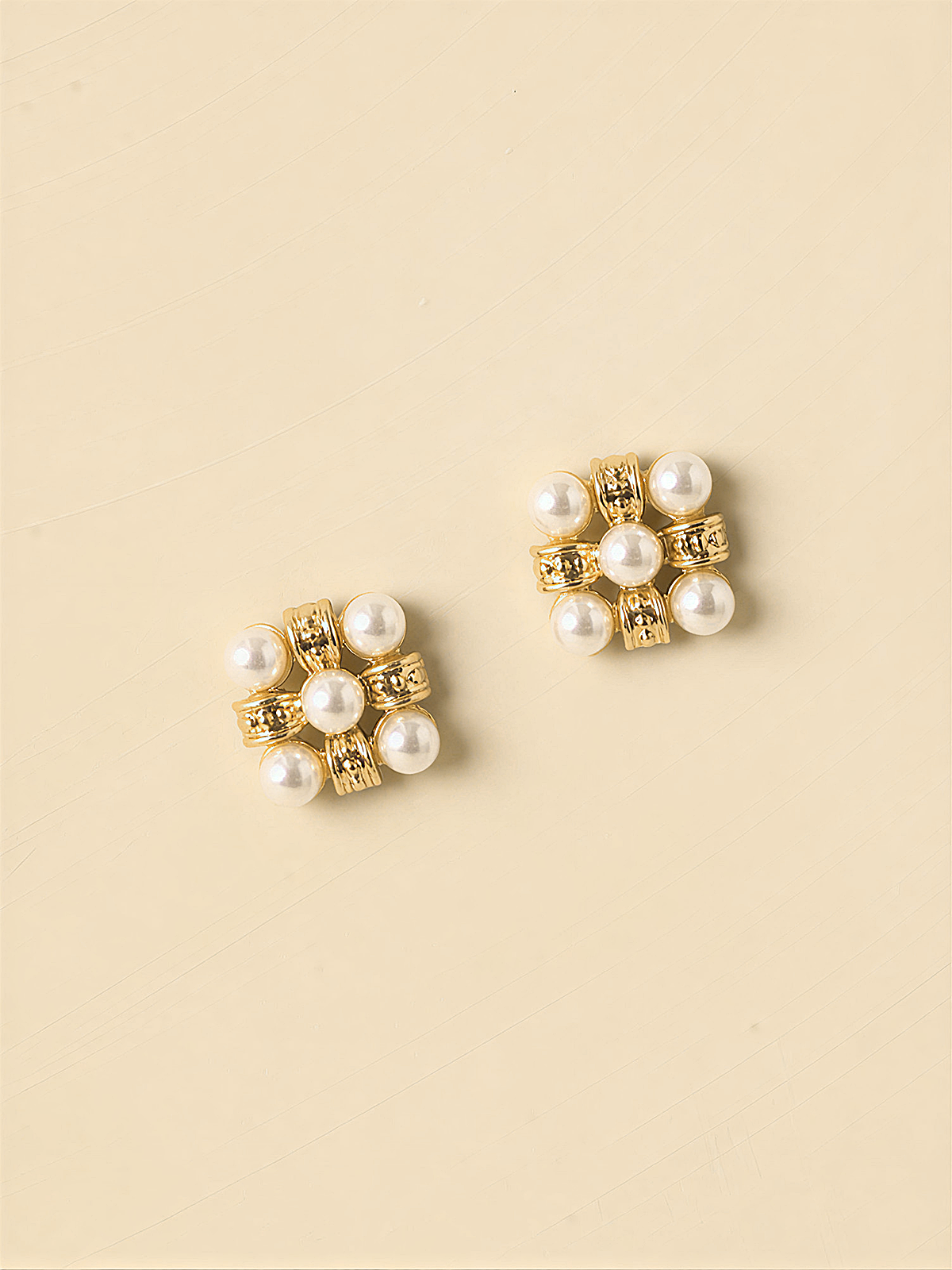 Pearl Cluster Stud Earrings