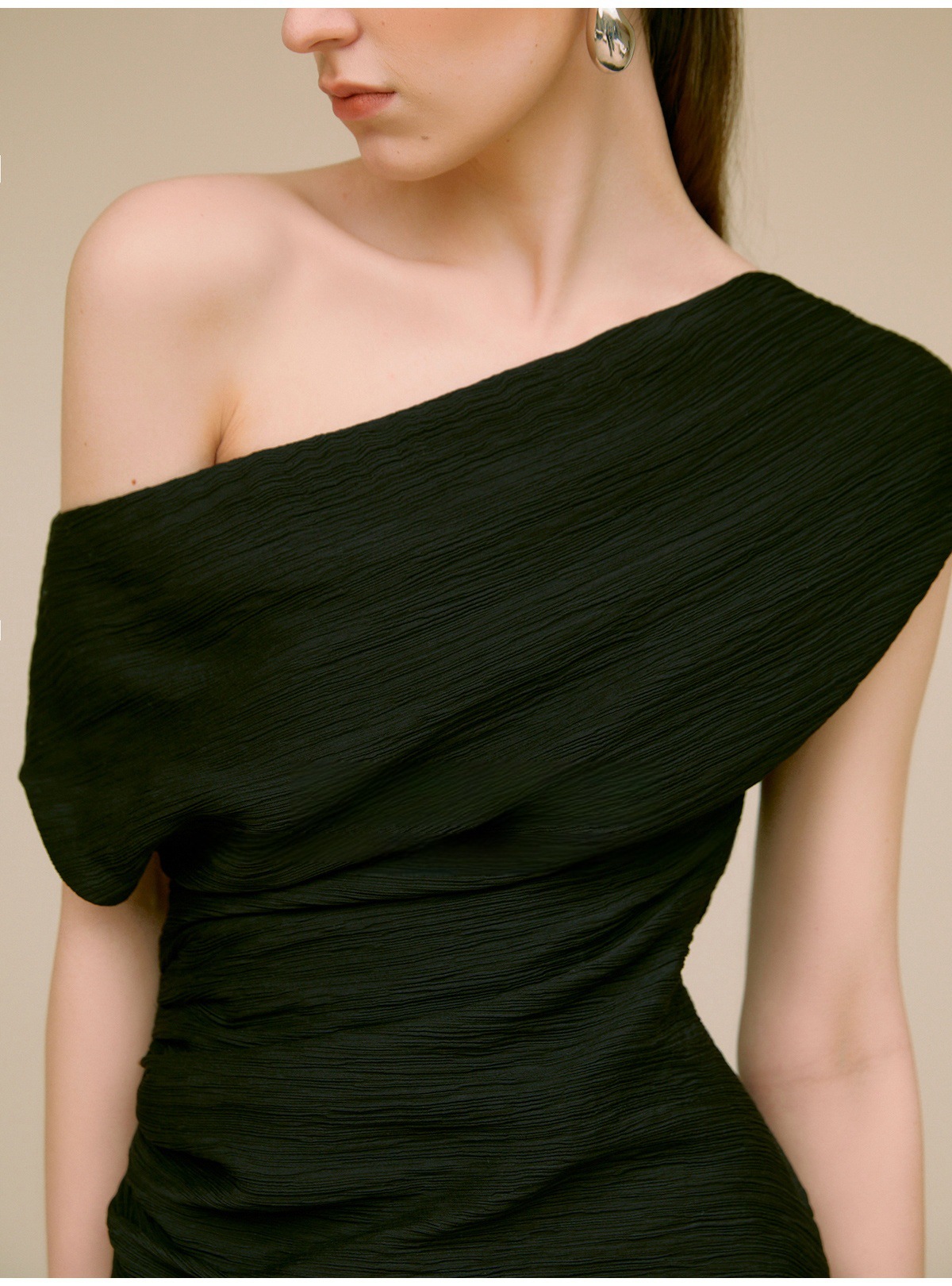 Asymmetrical Neck One Shoulder Off Pleated T-Shirt and skirt set