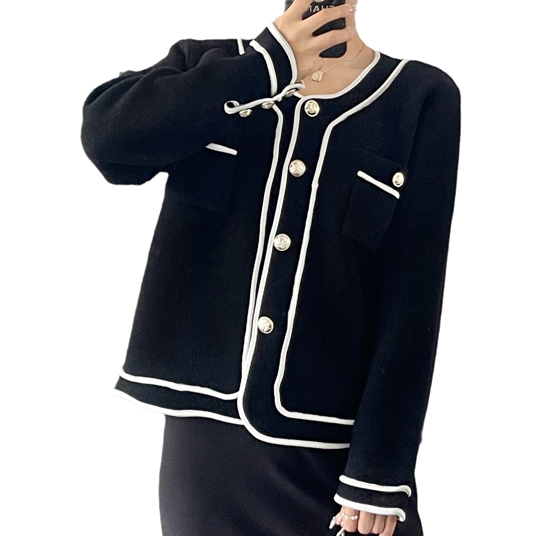New French Small Perfume Retro Temperament Small People Short Section Knitted Cardigan Top Coat Female