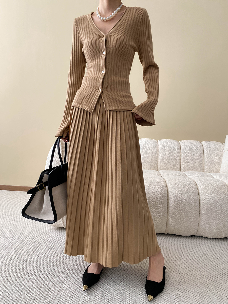 Knitted suit &Two-piece skirt set