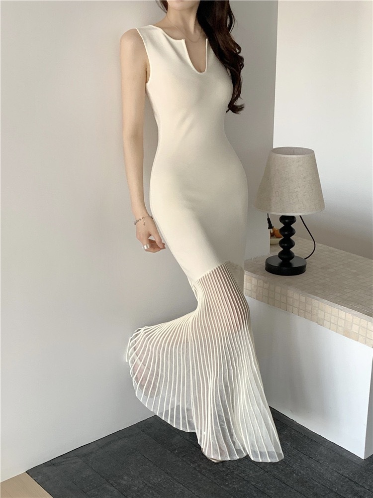 Sleeveless Pleated Dress