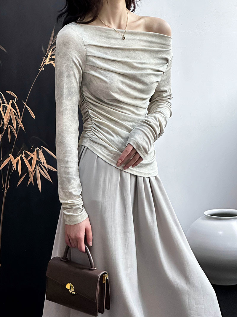 One-shoulder and high-waisted skirt set