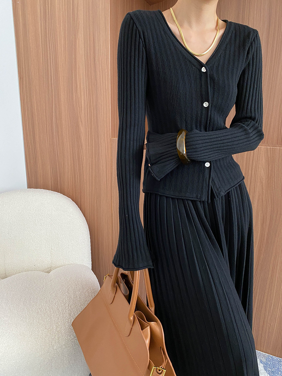 Knitted suit &Two-piece skirt set