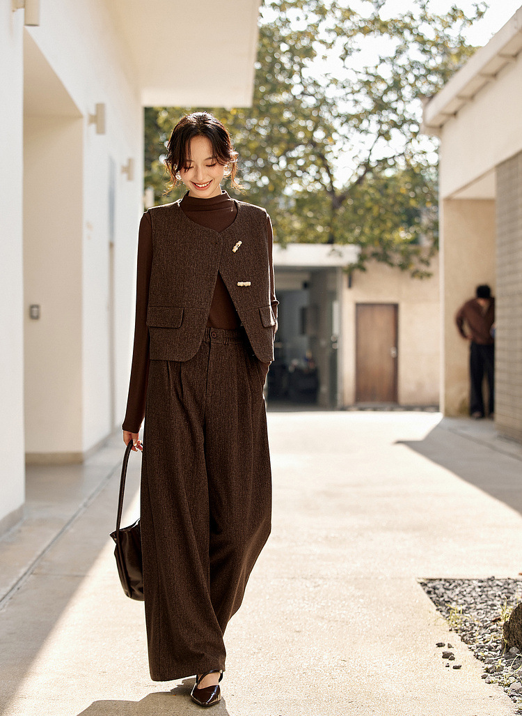 Herringbone Three-Piece Set – Vest, Blouse & Wide-Leg Pants