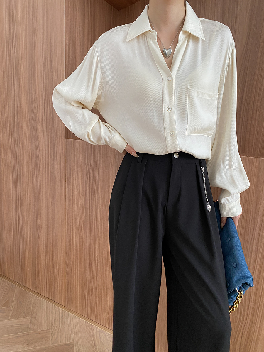 Loose shirt