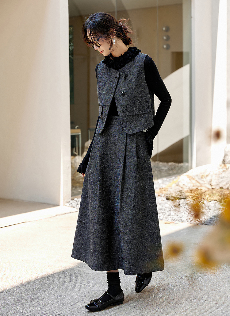 Tweed Vest & Skirt Set – Elegant Two-Piece Chanel-Inspired Style