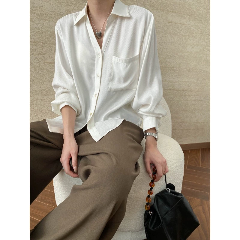 Loose shirt