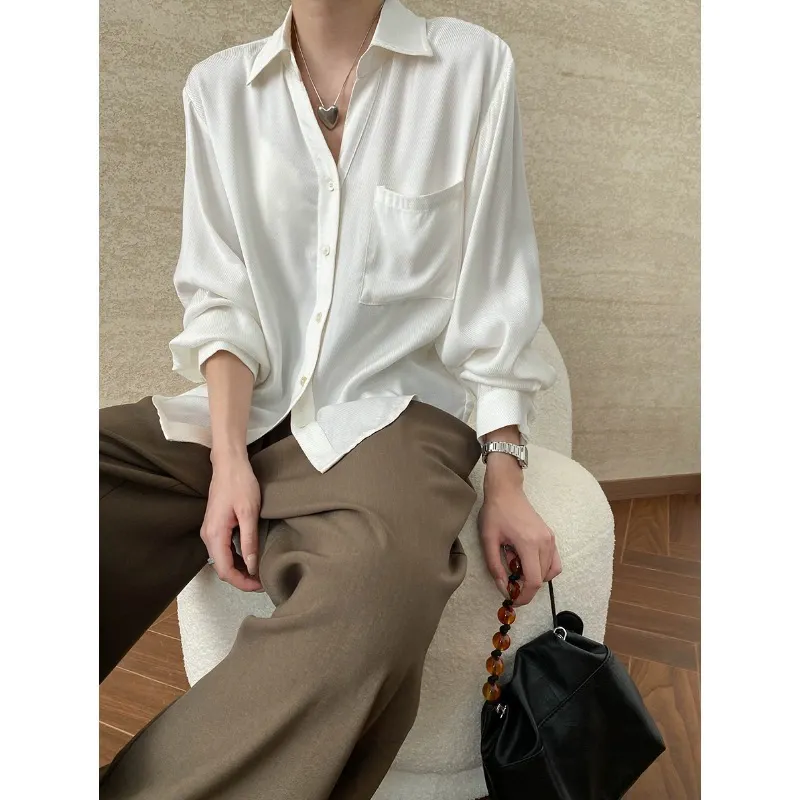 Loose shirt