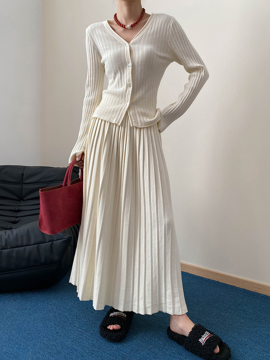 Knitted suit &Two-piece skirt set