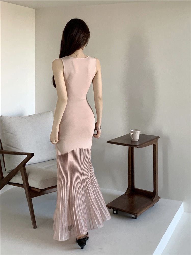 Sleeveless Pleated Dress