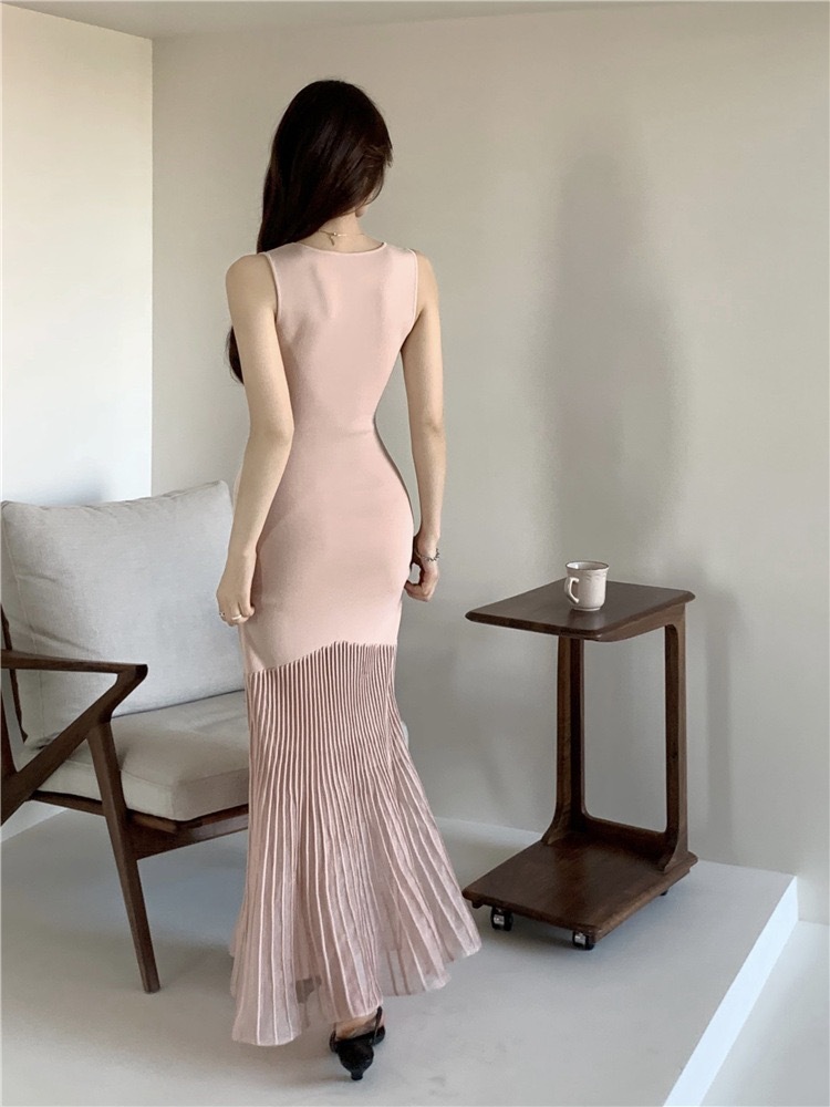 Sleeveless Pleated Dress