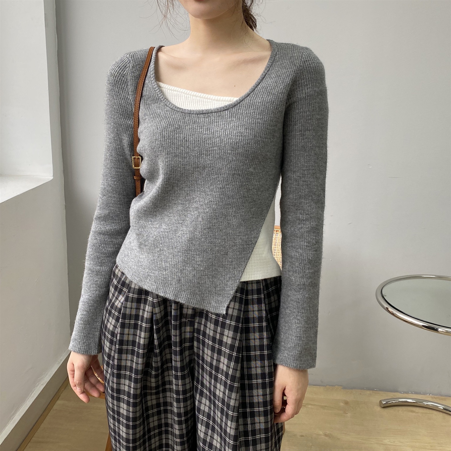 2 in 1 Color-Block Asymmetric Ribbed Knit Top