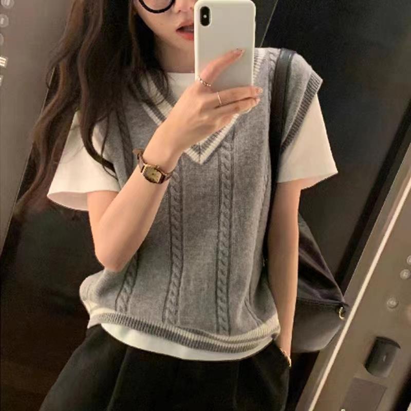 Contrast Trim Cashmere Blend Cable‑Knit Vest