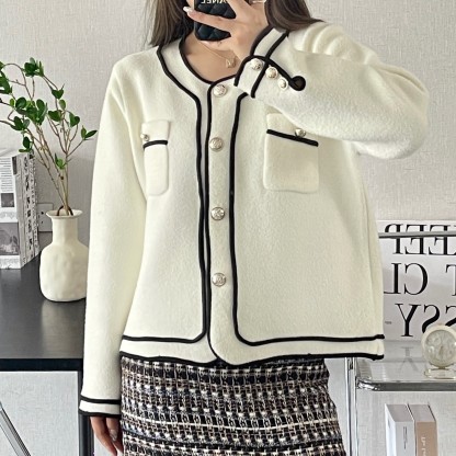 New French Small Perfume Retro Temperament Small People Short Section Knitted Cardigan Top Coat Female