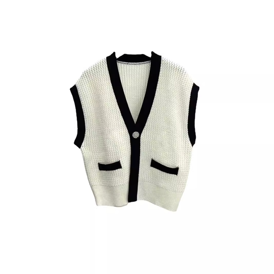 Contrast Trim Ribbed Knit Vest