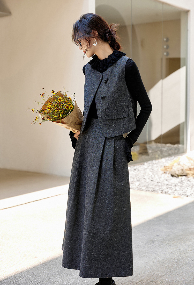 Tweed Vest & Skirt Set – Elegant Two-Piece Chanel-Inspired Style