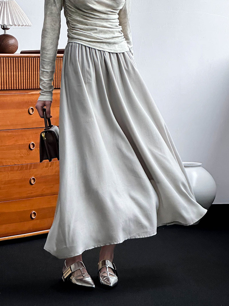 One-shoulder and high-waisted skirt set