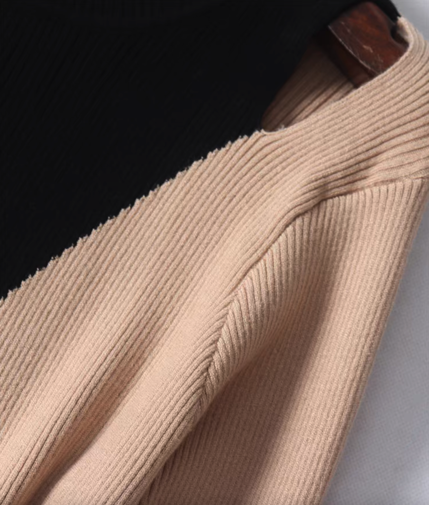 Color Block Mock Neck Fitted Knit Top