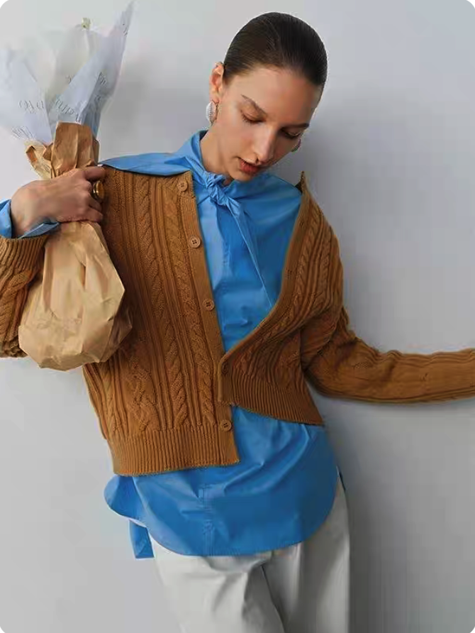 Embroidered Crew Neck Knit Top