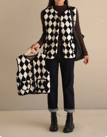Stearns Black Checkerboard Teddy Vest