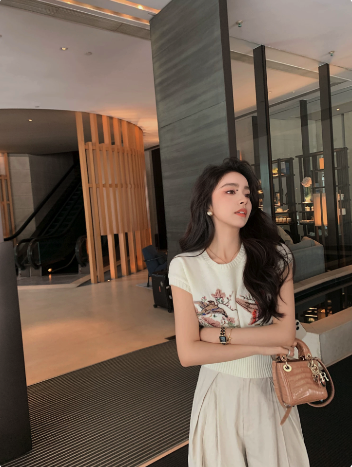 Embroidered Floral Bird Knit Vest