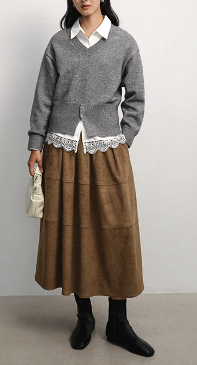 Button‑Trim Hem Knit Top