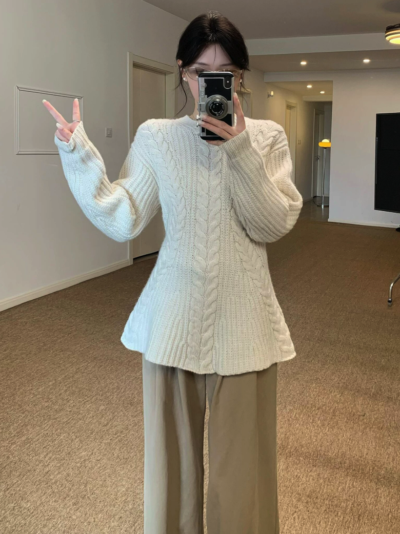 Cashmere-Blend Cable-Knit Sweater without Belt