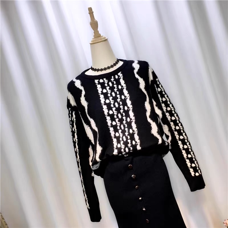 Contrast Stitch Cable Knit Sweater