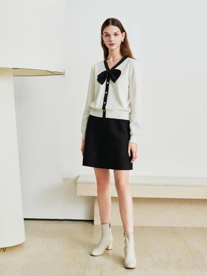 Bow-tie knitted sweater