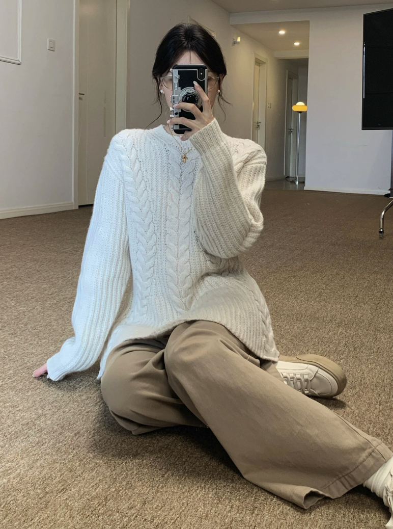 Cashmere-Blend Cable-Knit Sweater without Belt