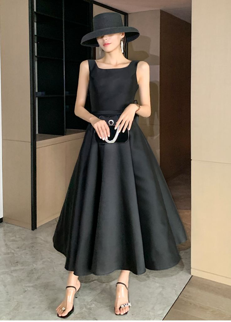 Mesh Back Bow Detail Velvet Maxi Dress