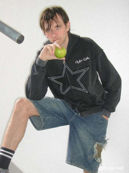 Star Washed Zip-up Hoodie