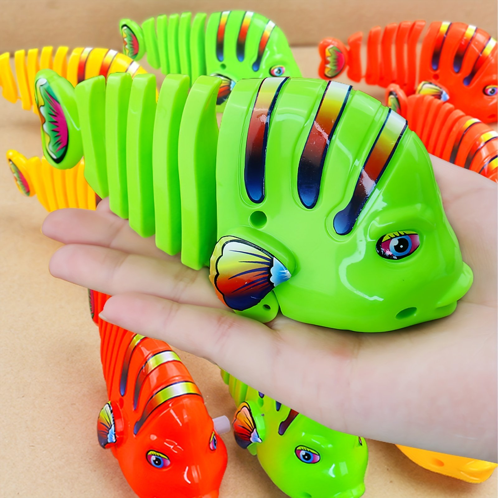 🎁2023-Christmas Hot Sale🎁 🐟Plastic Wind-Up Wiggle Fish Toys