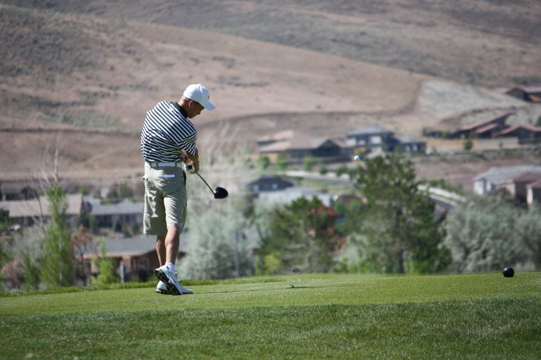 play golf