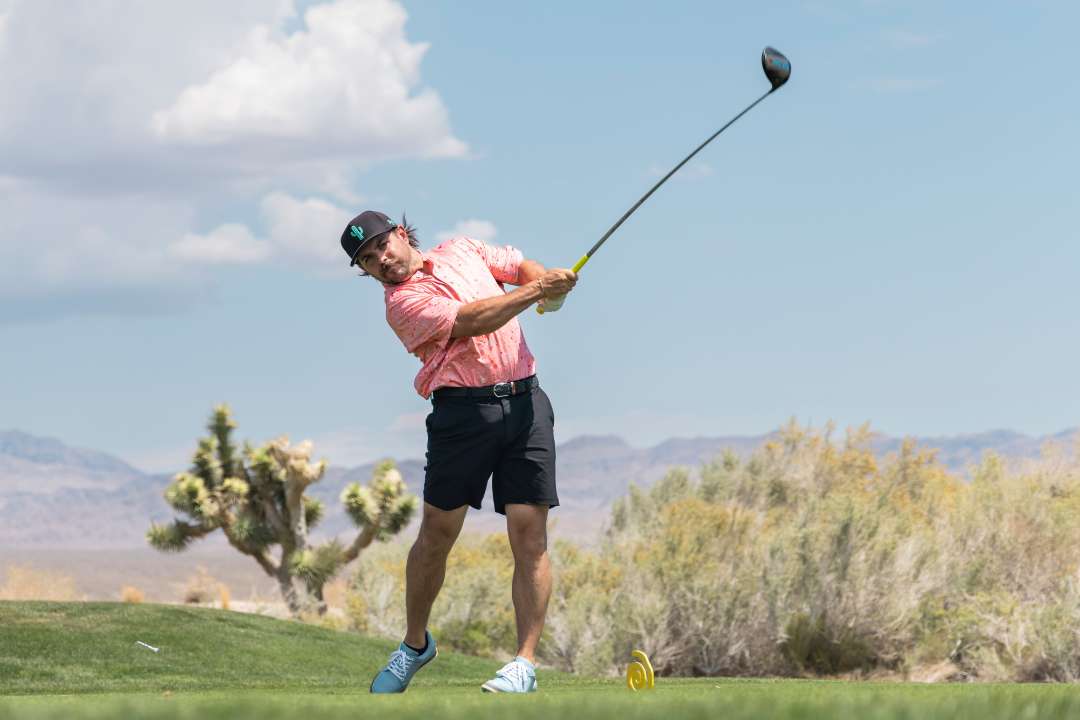 play golf game
