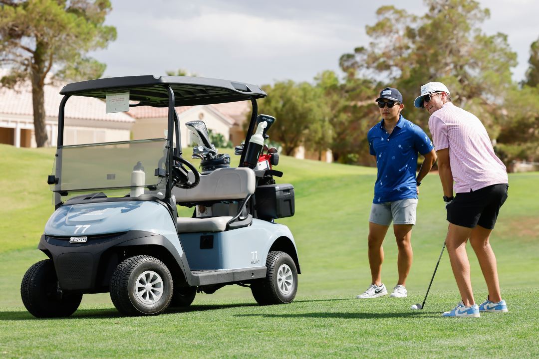 play golf sports on course
